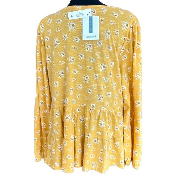 True CRAFT
Plus Size Long Balloon Sleeve Printed Tiered
Knit Top, size 2X - Picture 5 of 11